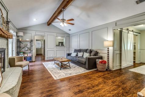 2123 Valleydale Drive Arlington TX 76013