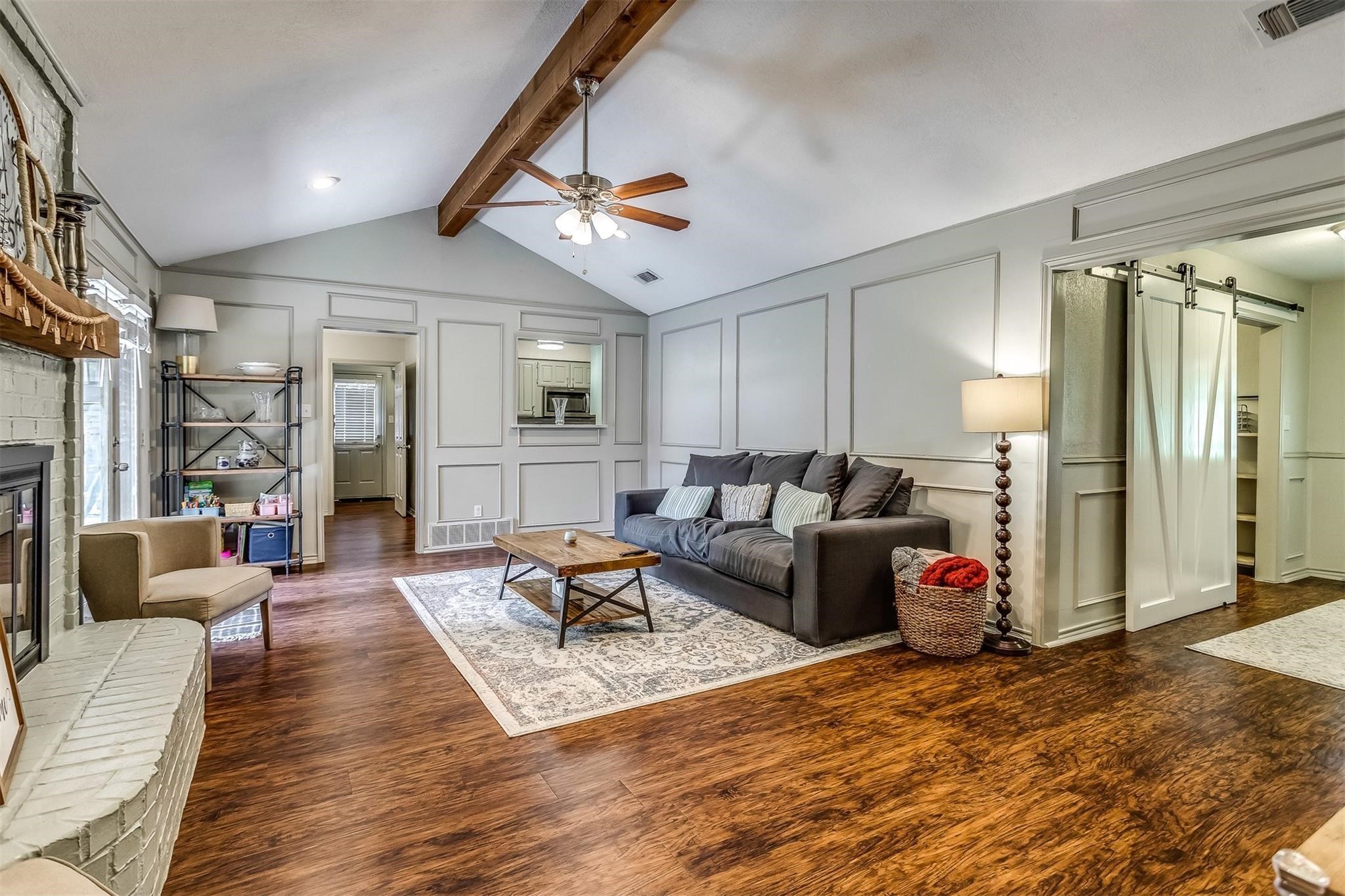 2123 Valleydale Drive Arlington TX 76013