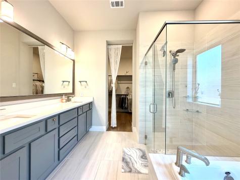 2912 Deerhurst Drive Highland Village TX 75077