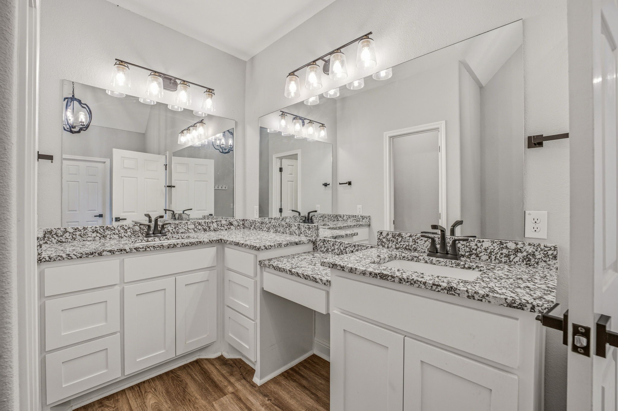 6106 Moose Drive Granbury TX 76048
