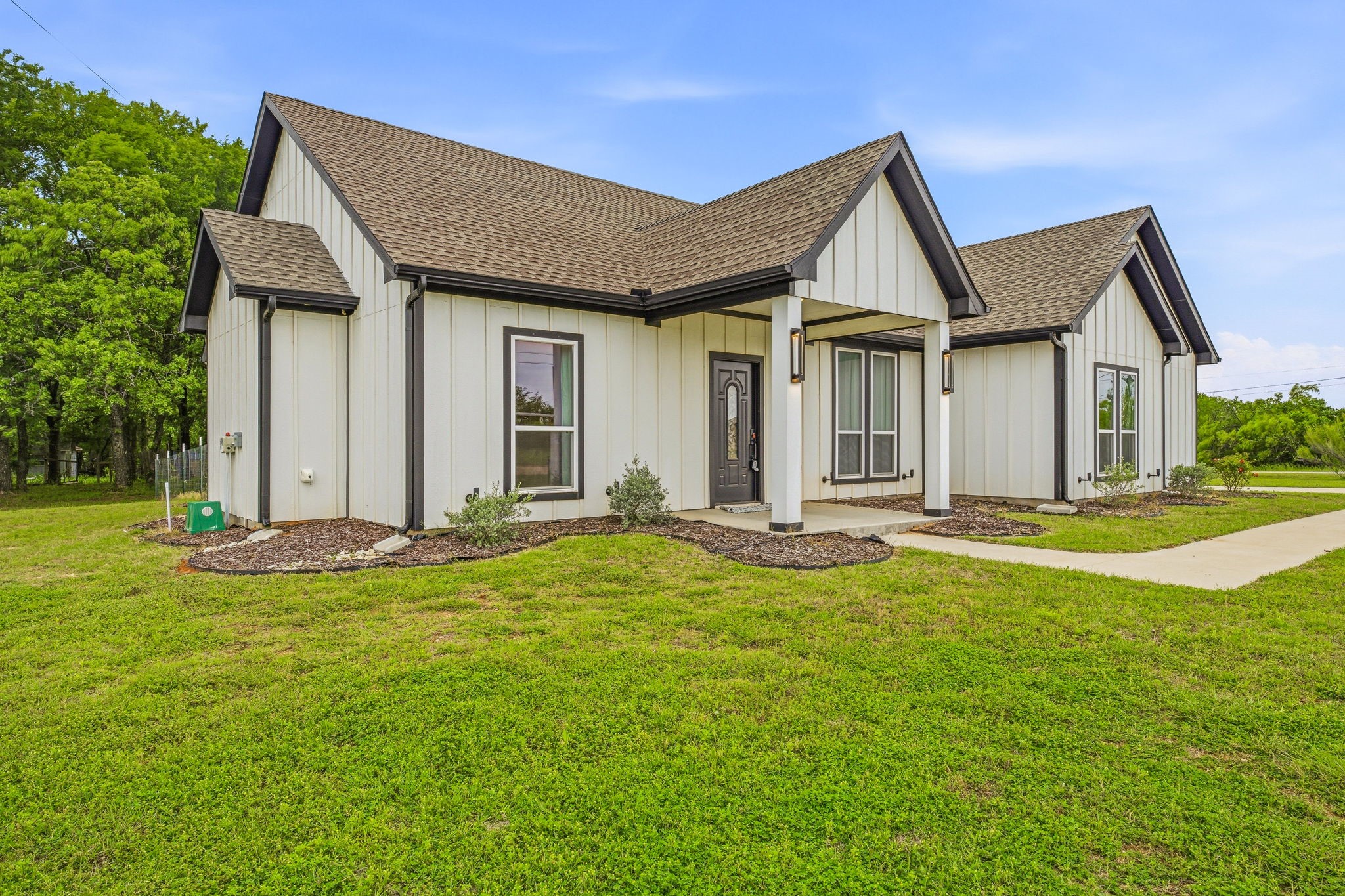 6106 Moose Drive Granbury TX 76048