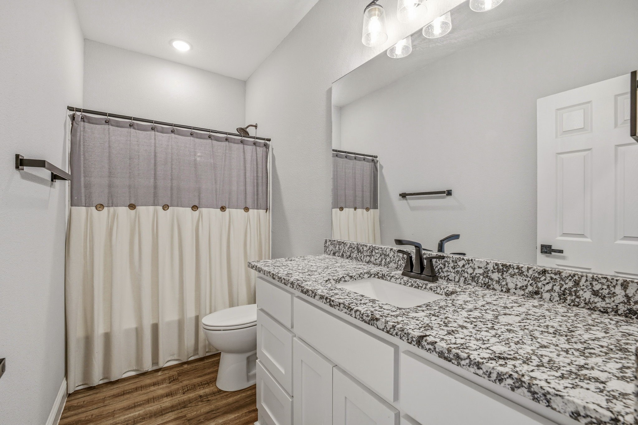 6106 Moose Drive Granbury TX 76048