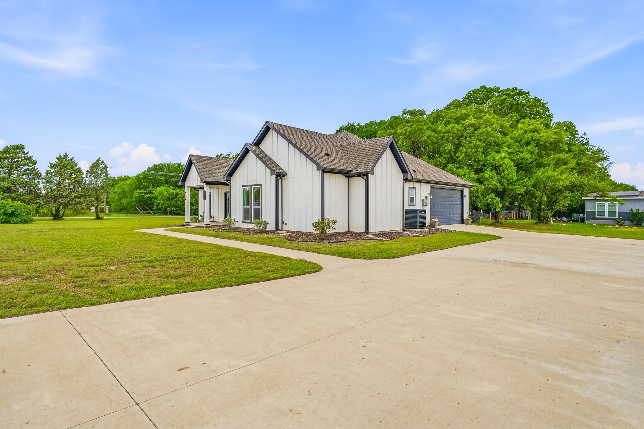 6106 Moose Drive Granbury TX 76048