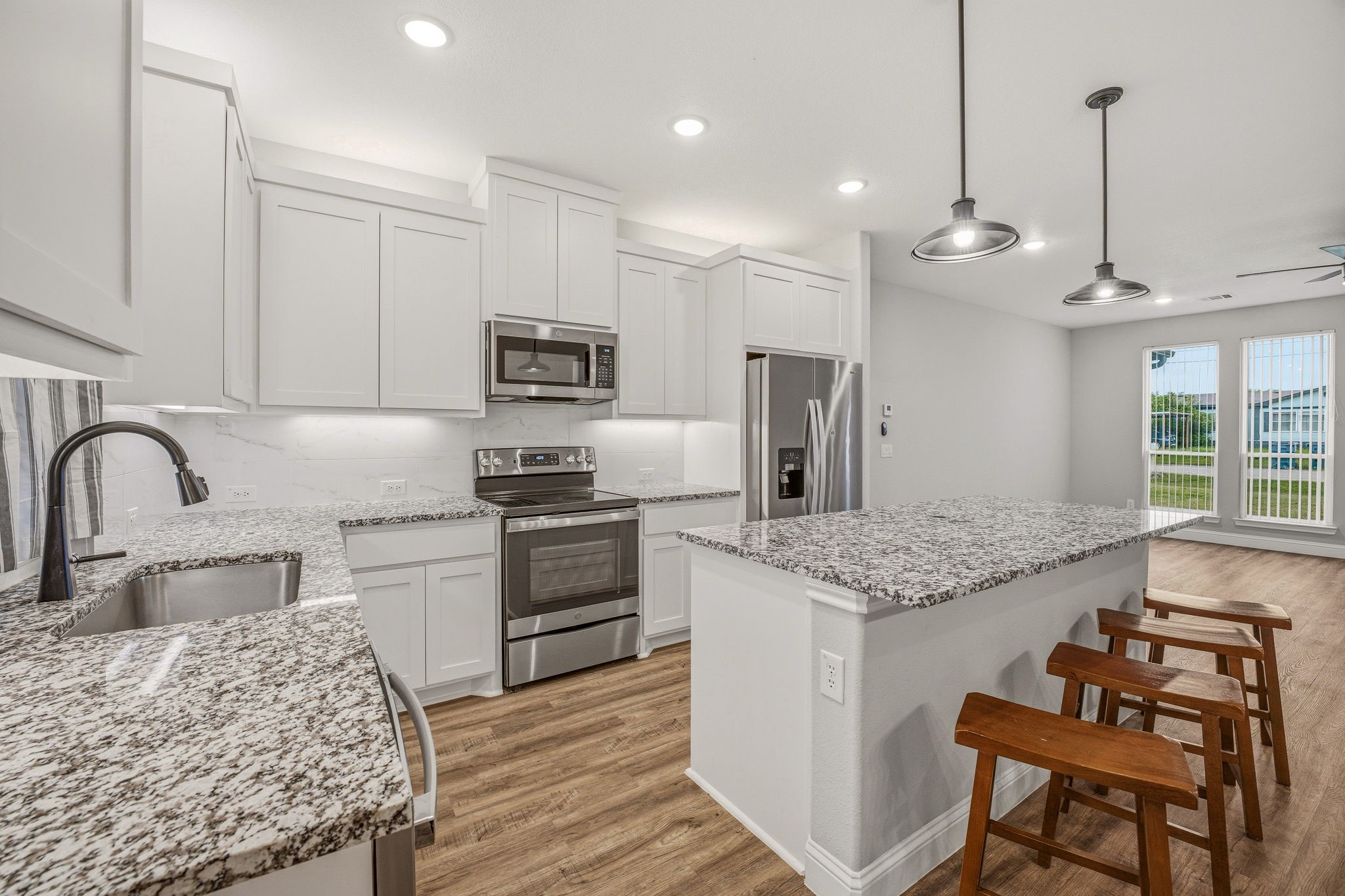 6106 Moose Drive Granbury TX 76048