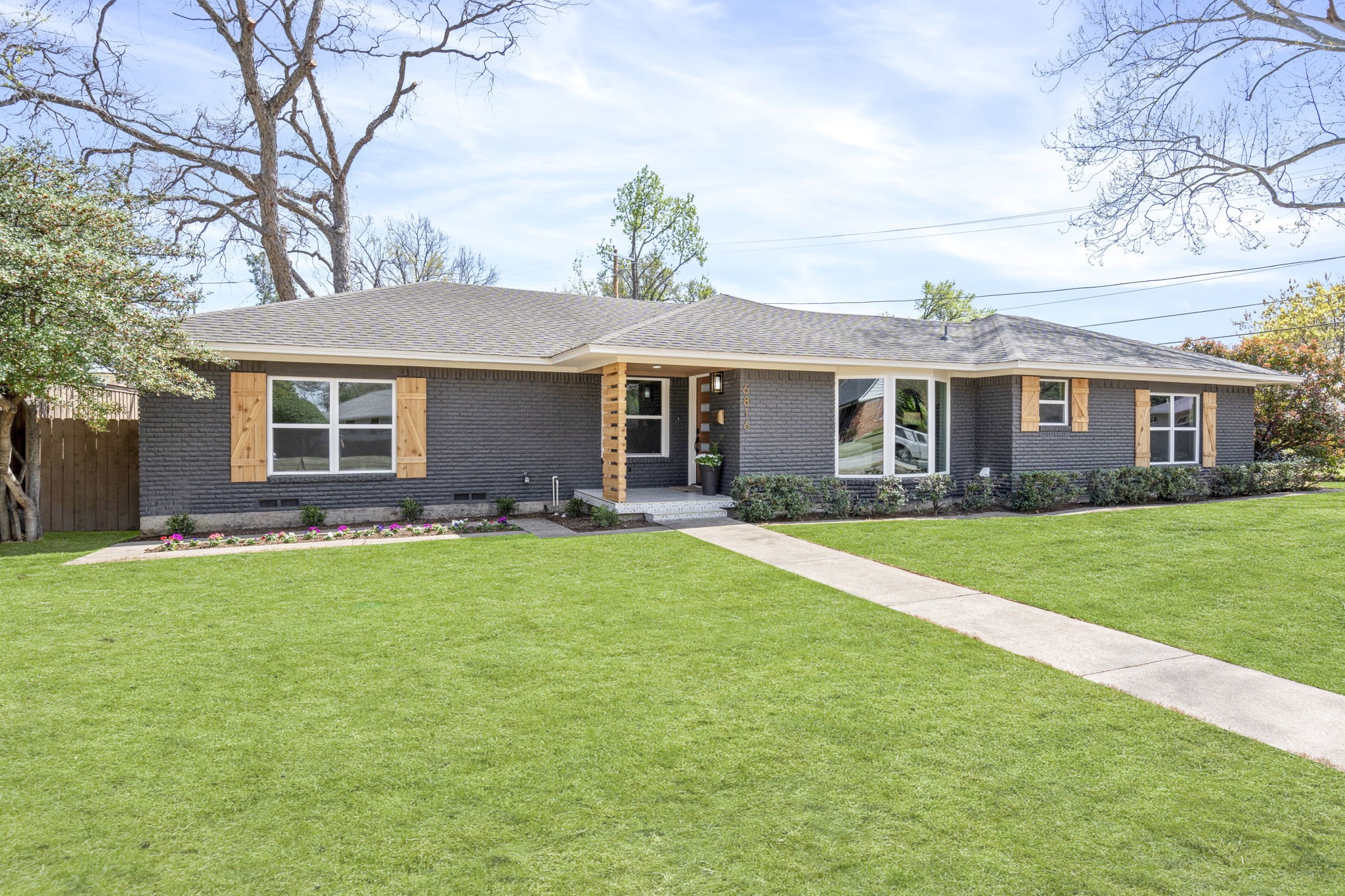 6816 Whitehill Street Dallas TX 75231