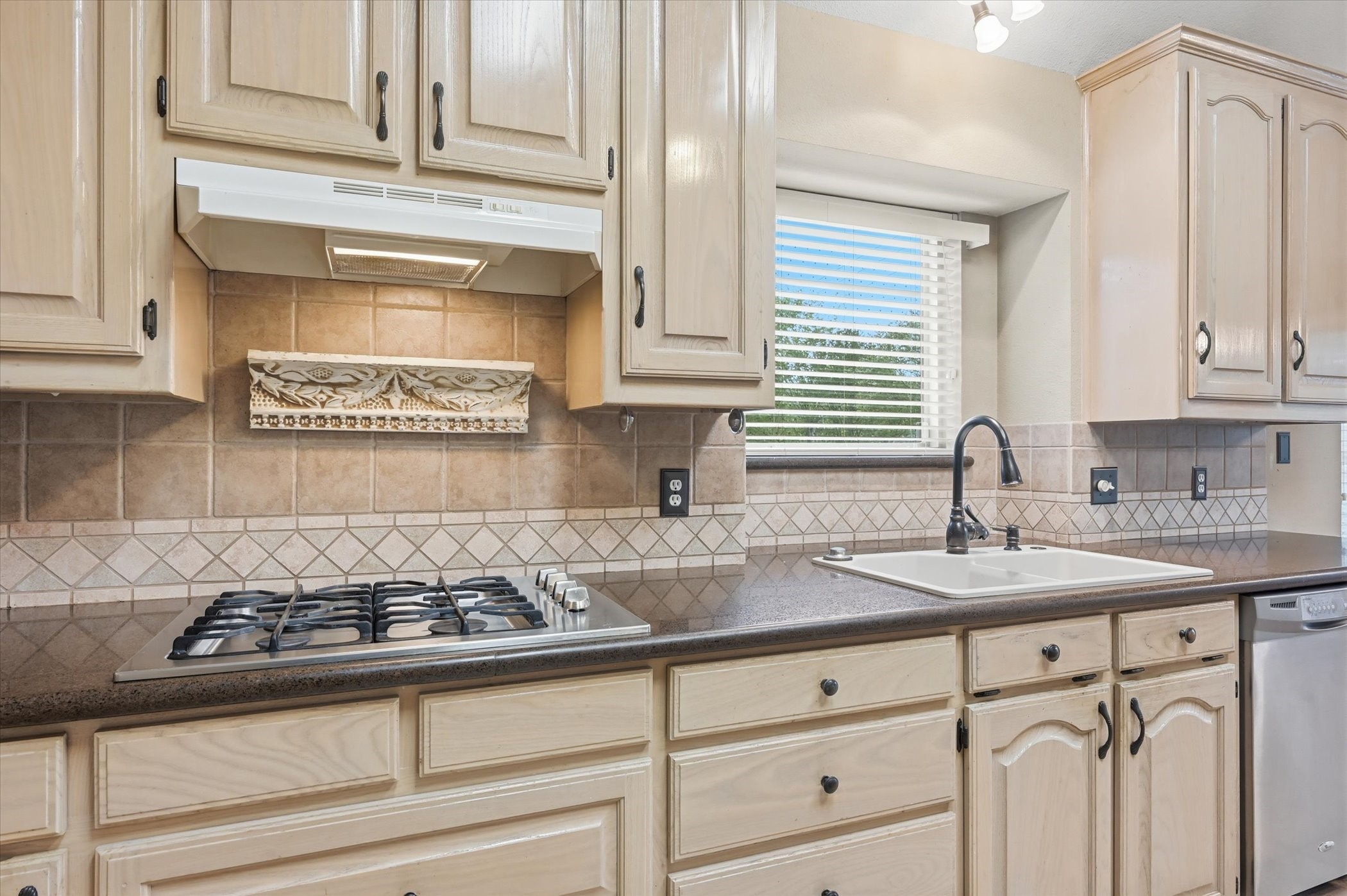 1616 Oak Creek Drive Hurst TX 76054