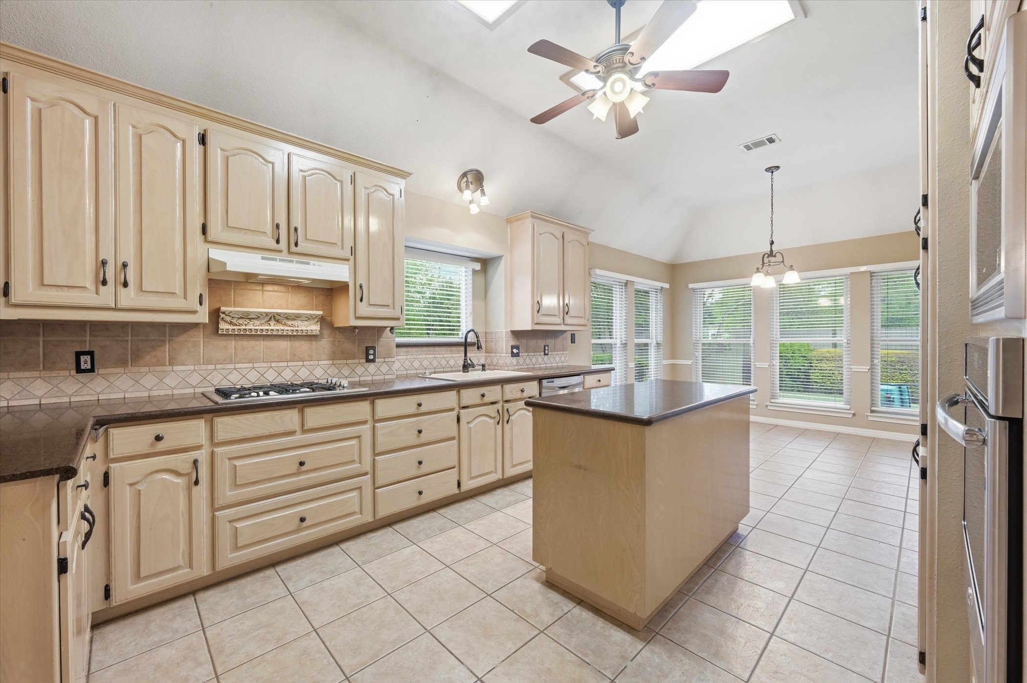 1616 Oak Creek Drive Hurst TX 76054