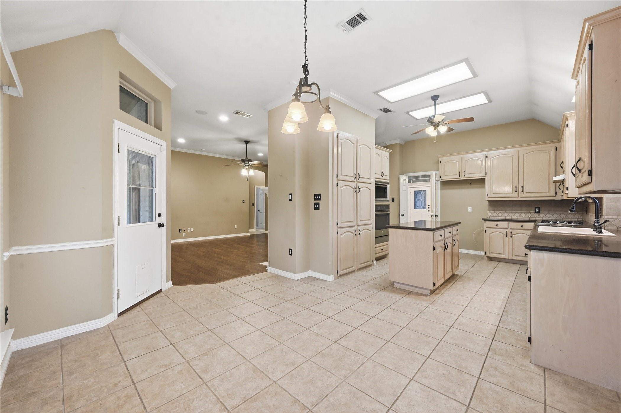1616 Oak Creek Drive Hurst TX 76054