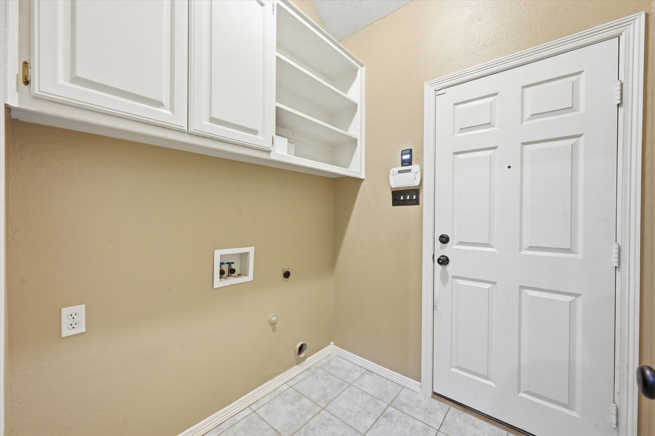 1616 Oak Creek Drive Hurst TX 76054