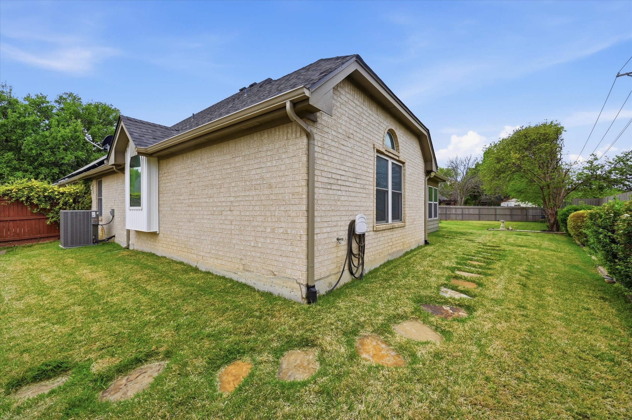 1616 Oak Creek Drive Hurst TX 76054