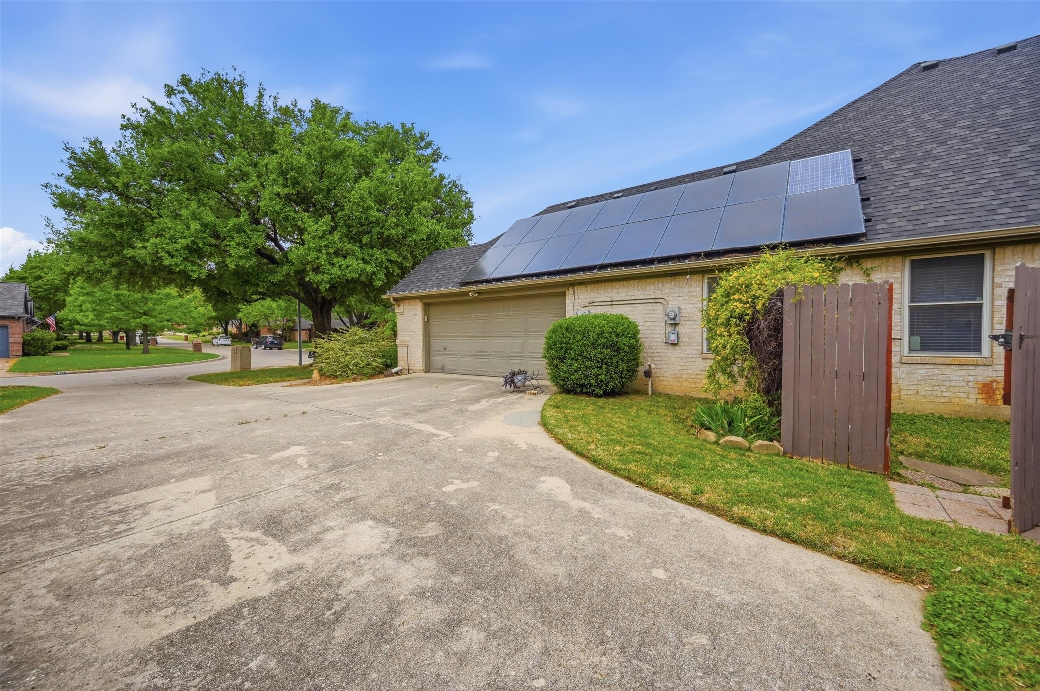 1616 Oak Creek Drive Hurst TX 76054