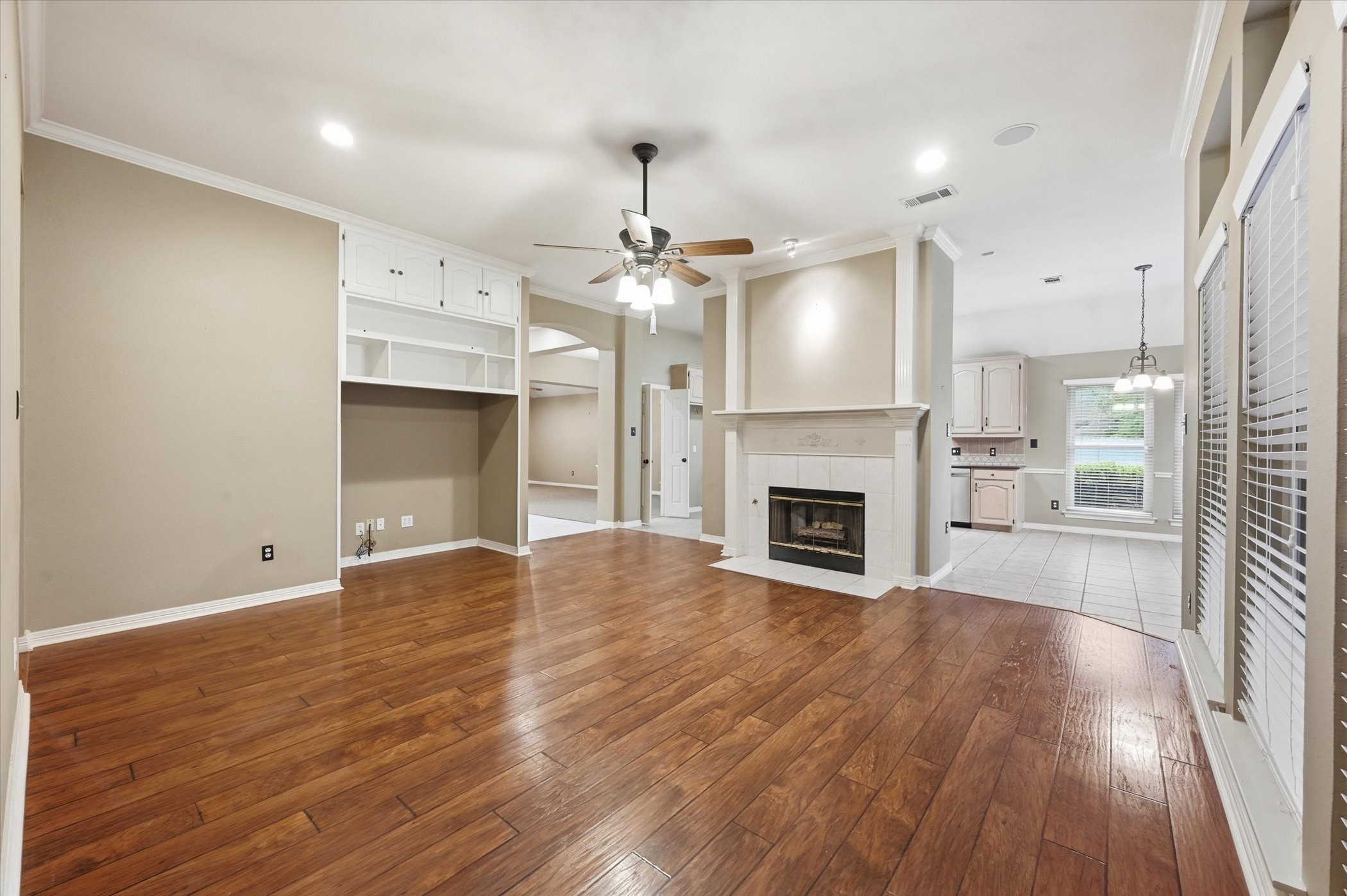 1616 Oak Creek Drive Hurst TX 76054