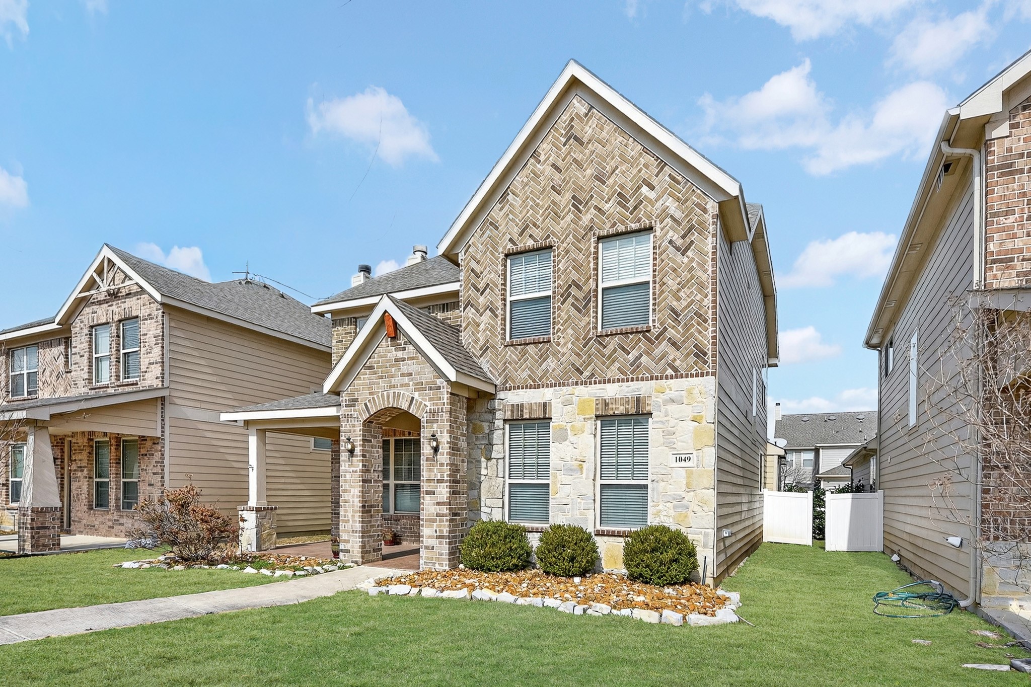 1049 Marietta Lane Aubrey TX 76227