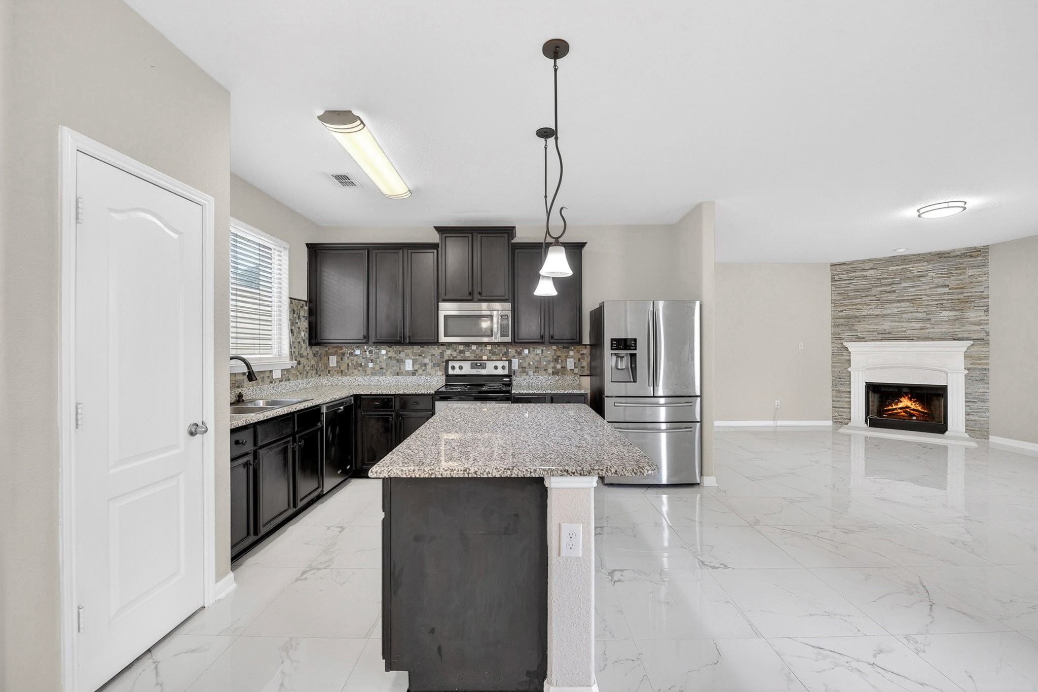 1049 Marietta Lane Aubrey TX 76227