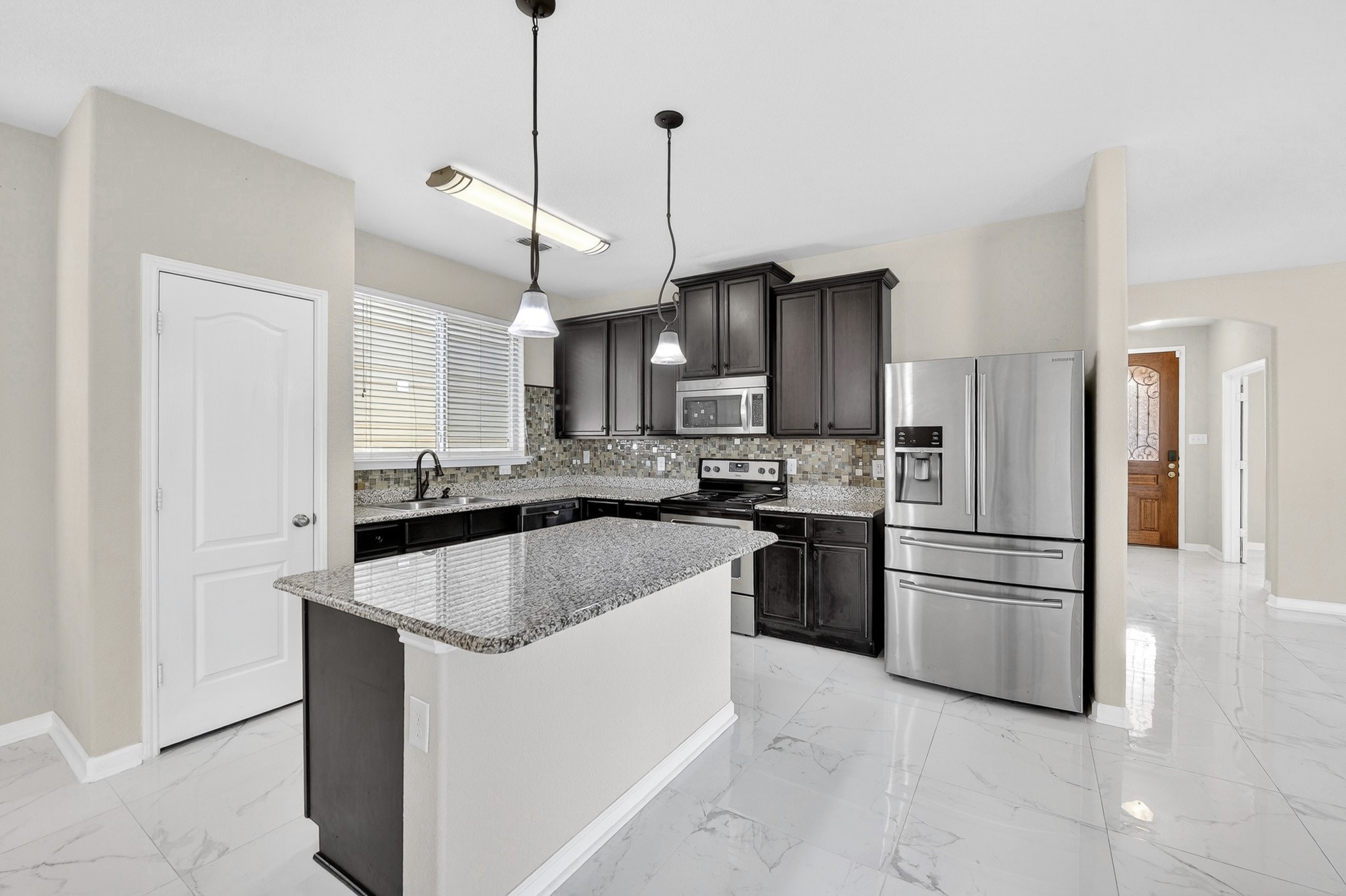 1049 Marietta Lane Aubrey TX 76227