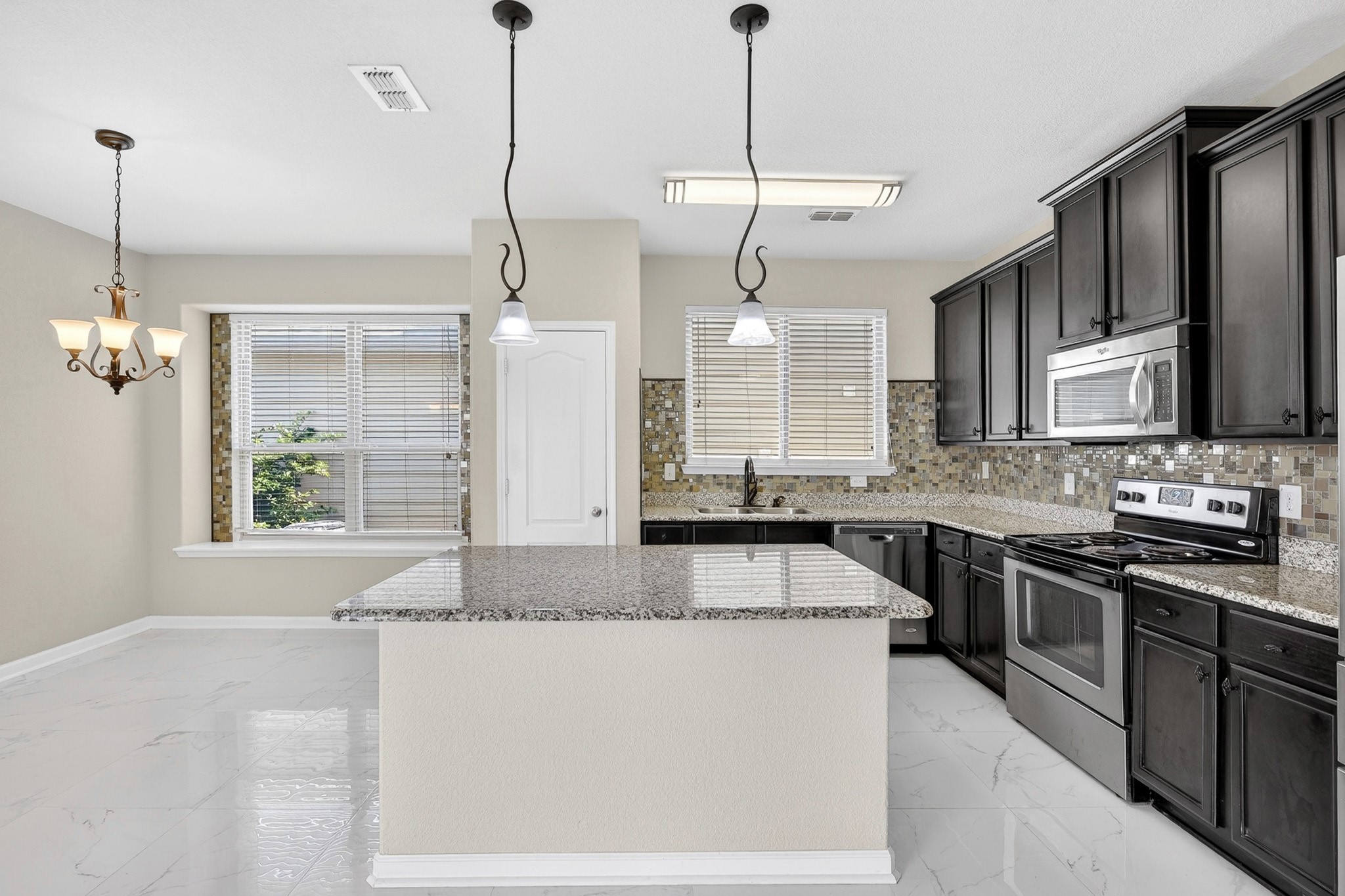 1049 Marietta Lane Aubrey TX 76227