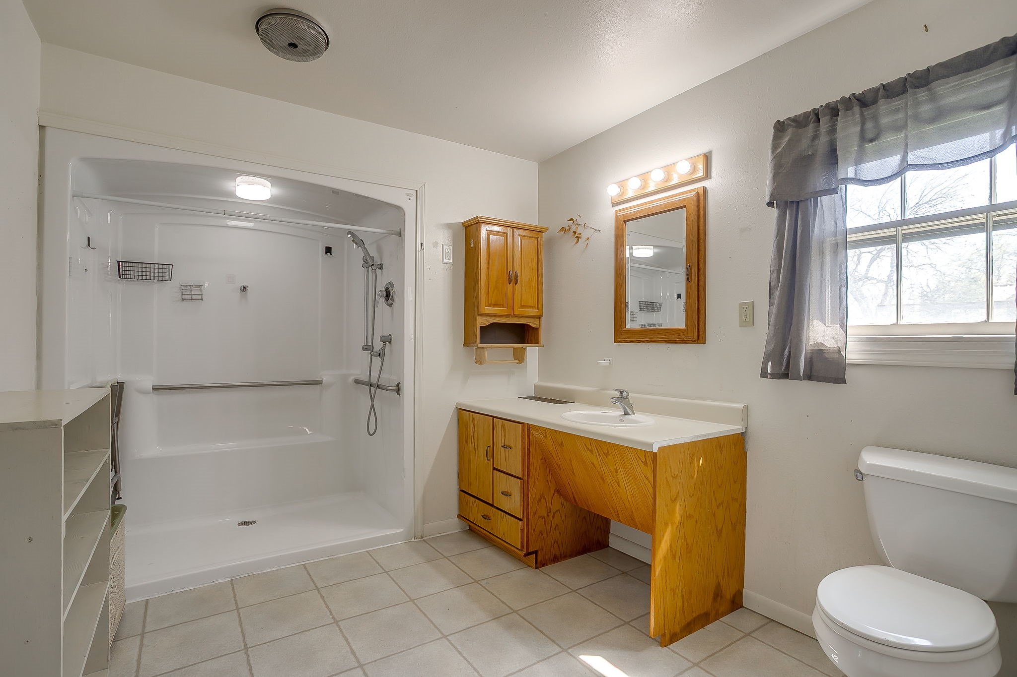 422 N 3rd Street Jacksboro TX 76458