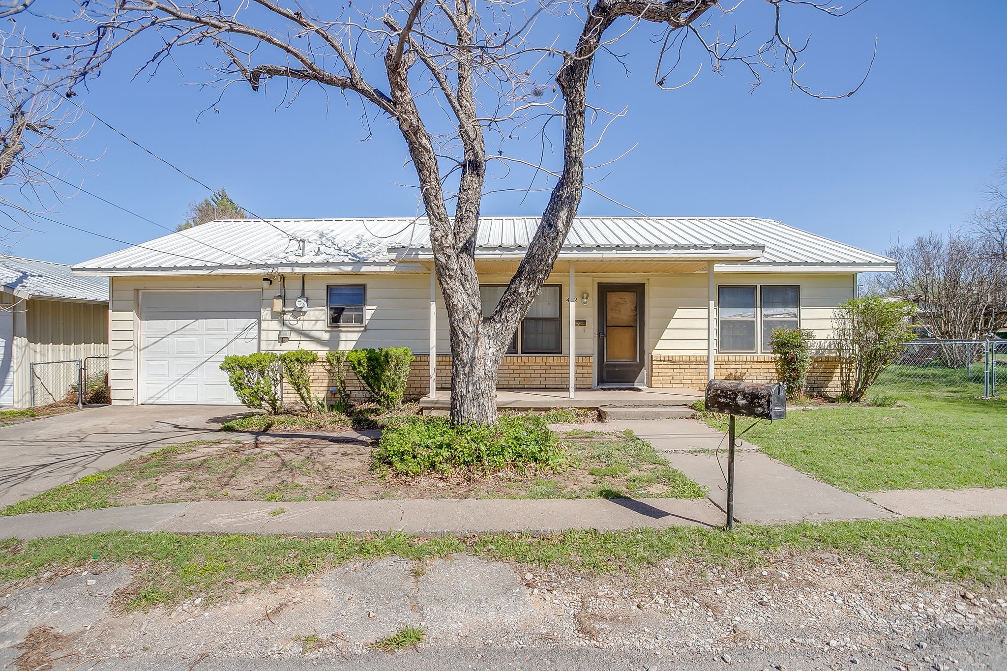 422 N 3rd Street Jacksboro TX 76458