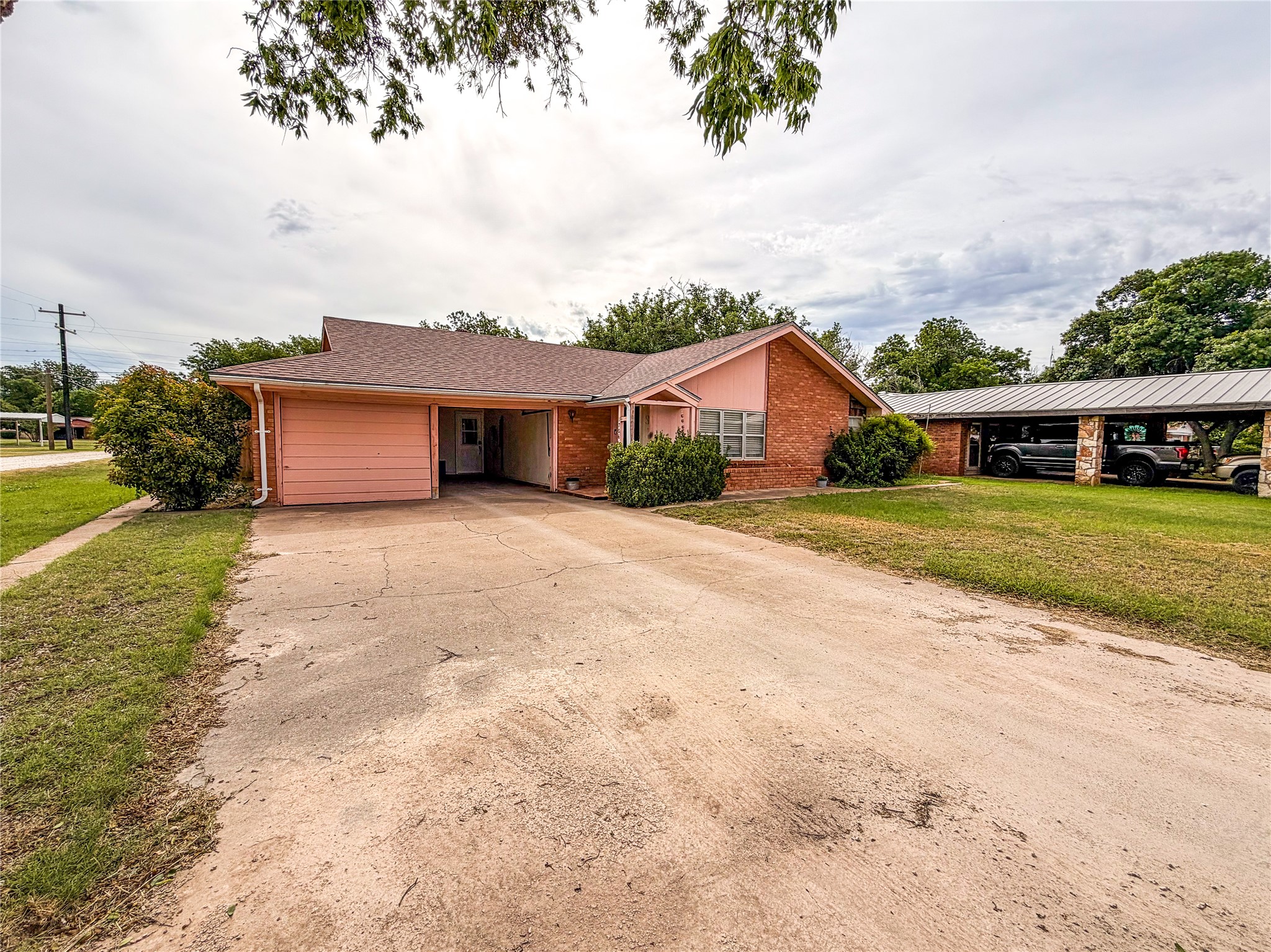 1706 N Avenue H Haskell TX 79521