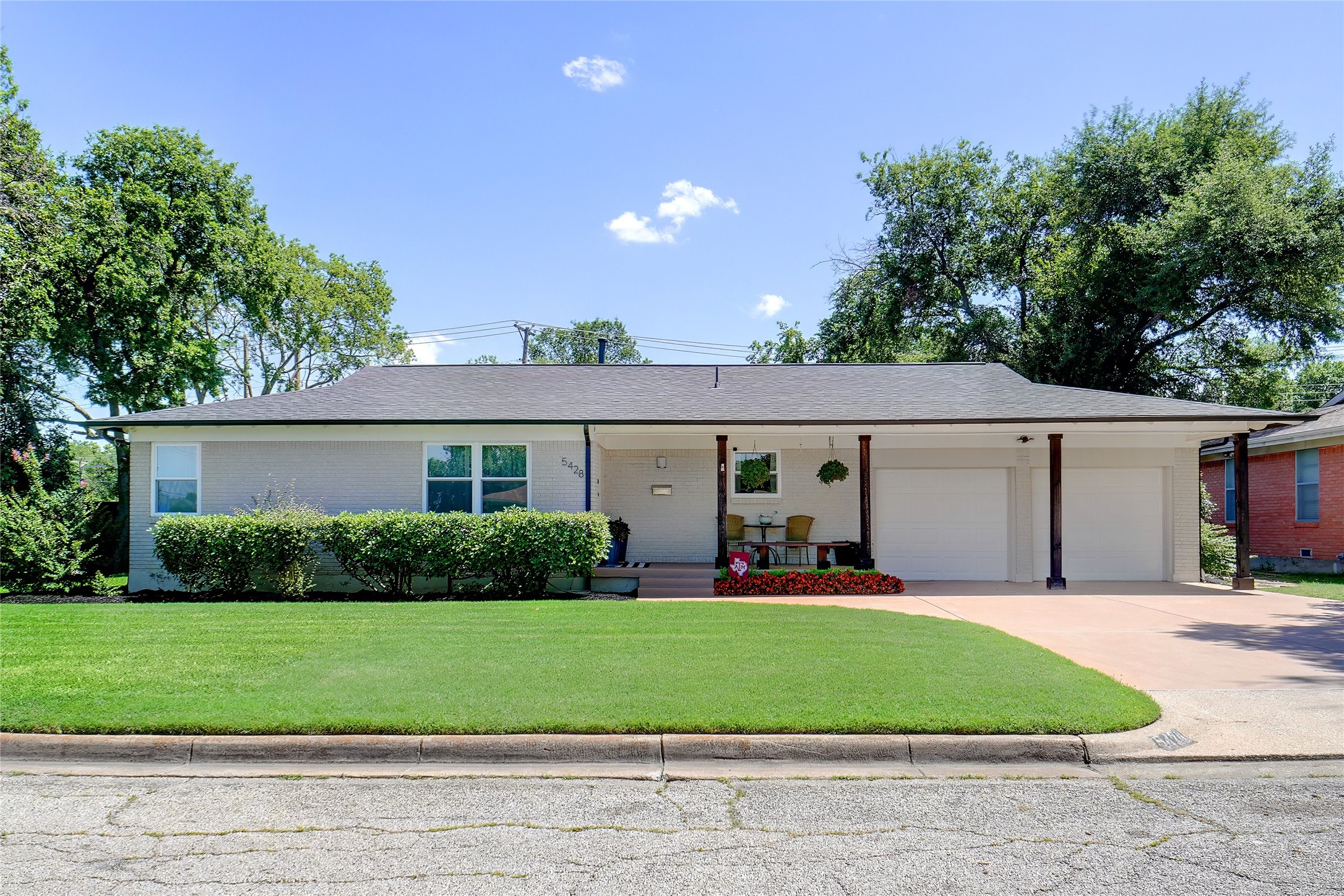 5428 Sabelle Lane Haltom City TX 76117