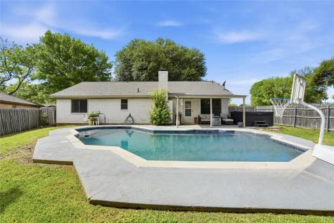 1701 Tobie Layne Street Benbrook TX 76126