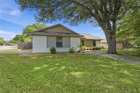 1701 Tobie Layne Street Benbrook TX 76126