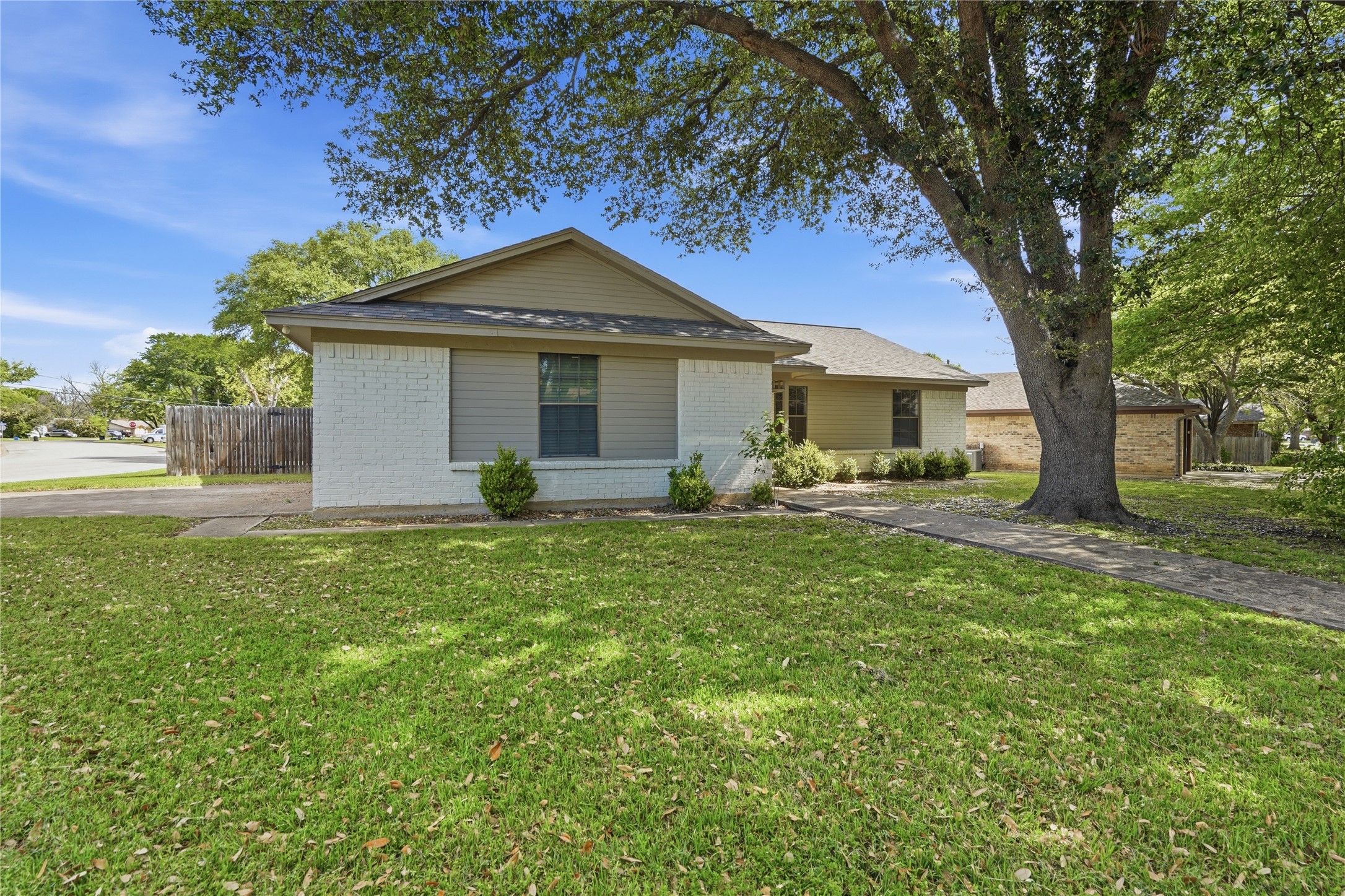 1701 Tobie Layne Street Benbrook TX 76126