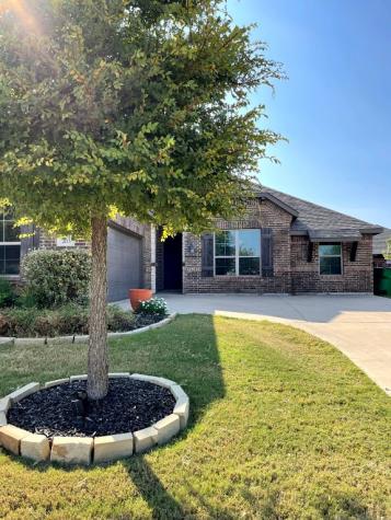 203 Saxon Street Waxahachie TX 75165