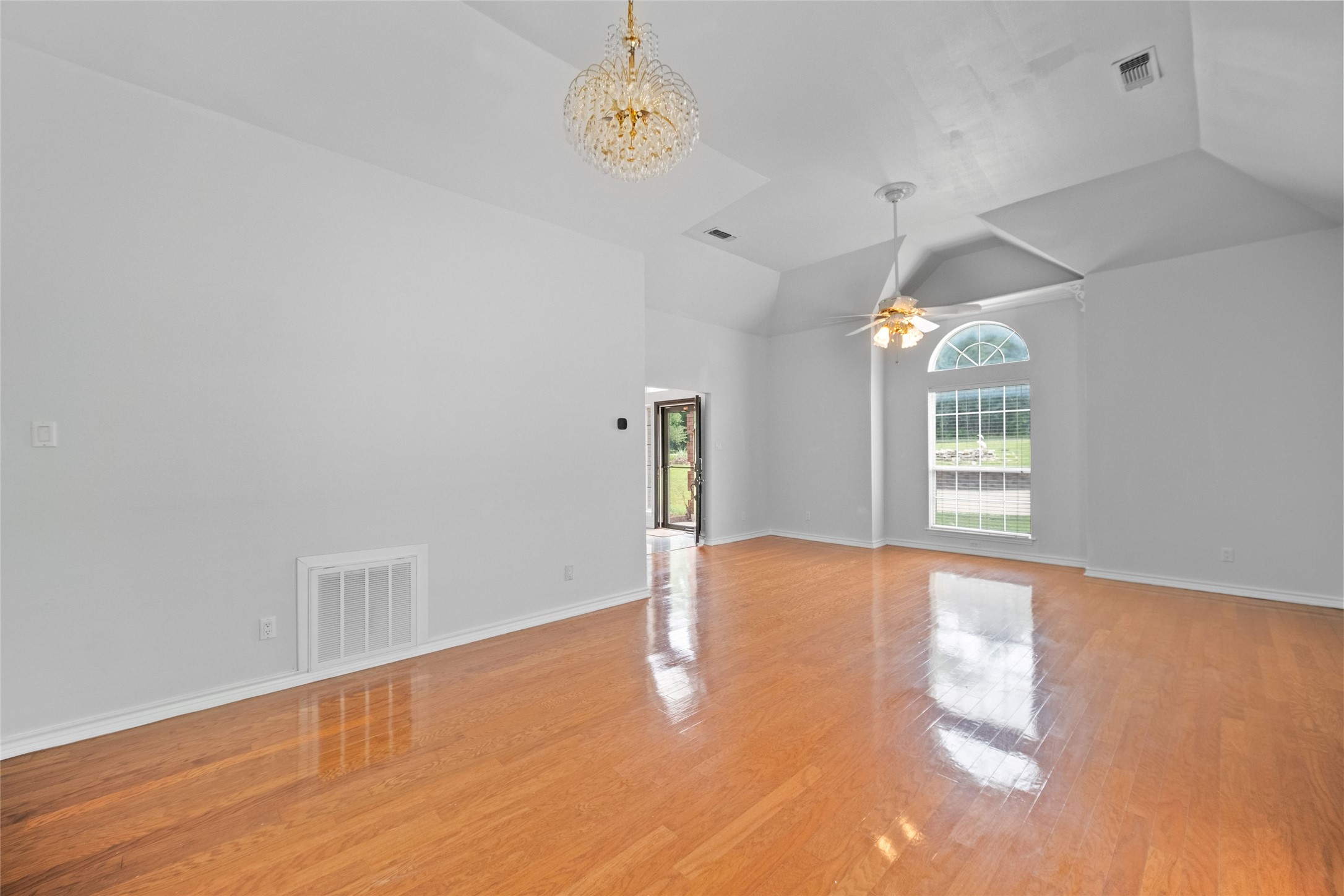 12020 Younger Court Azle TX 76020