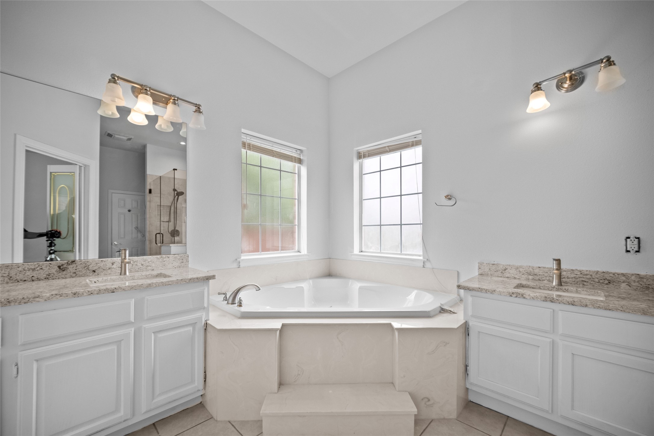 12020 Younger Court Azle TX 76020