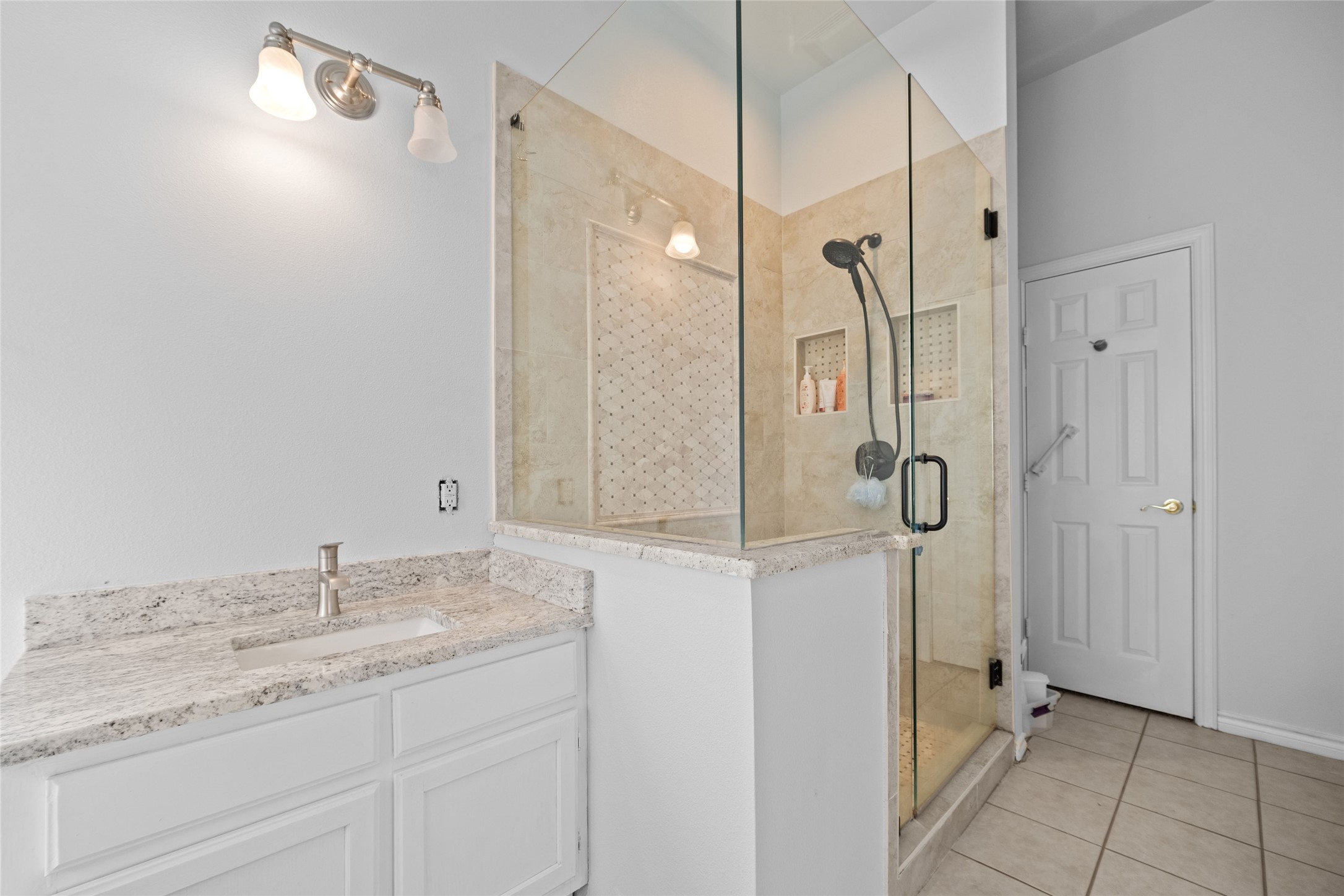 12020 Younger Court Azle TX 76020