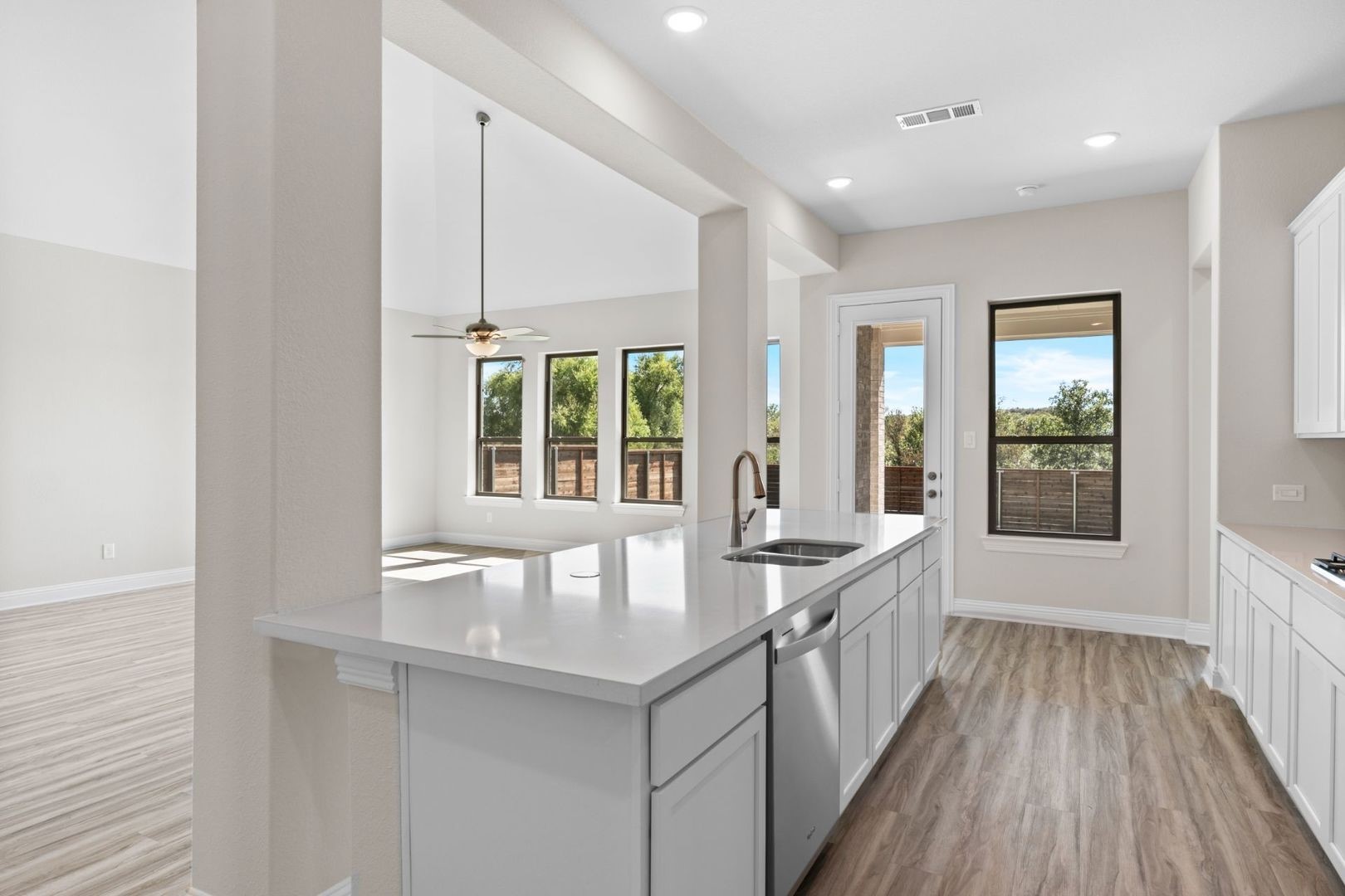 2040 Diamond Cove Mesquite TX 75181
