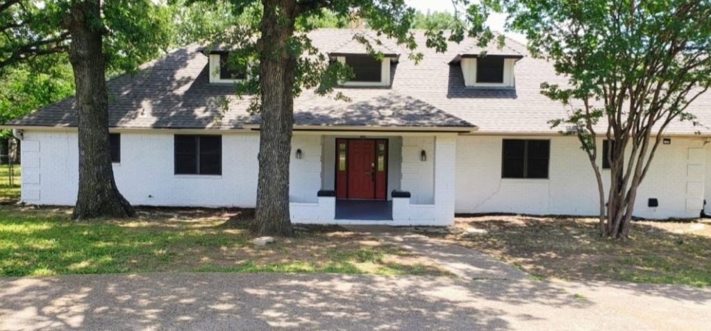 2524 Mockingbird Road Burleson TX 76028