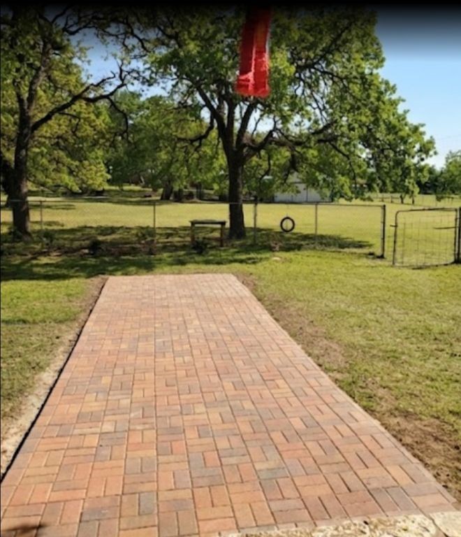 2524 Mockingbird Road Burleson TX 76028