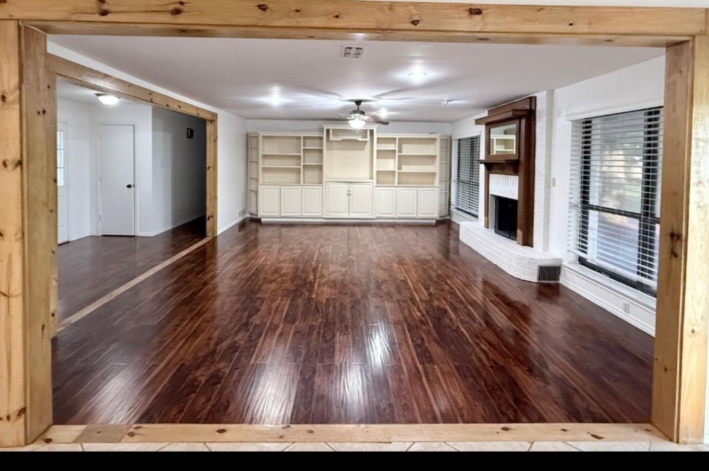 2524 Mockingbird Road Burleson TX 76028