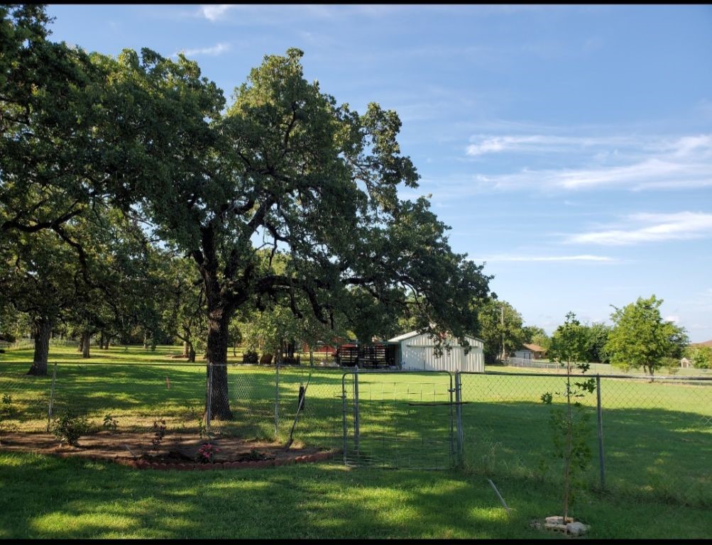 2524 Mockingbird Road Burleson TX 76028