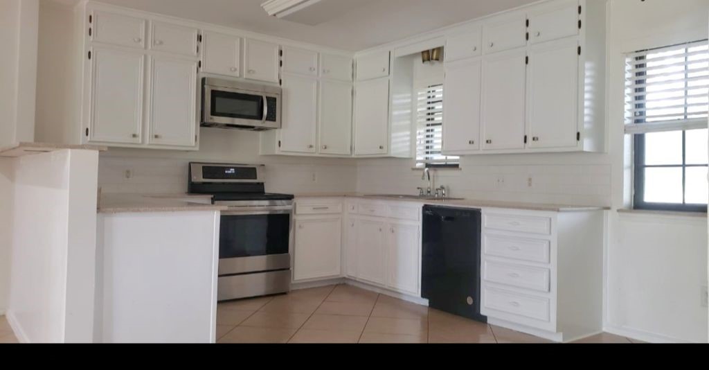 2524 Mockingbird Road Burleson TX 76028