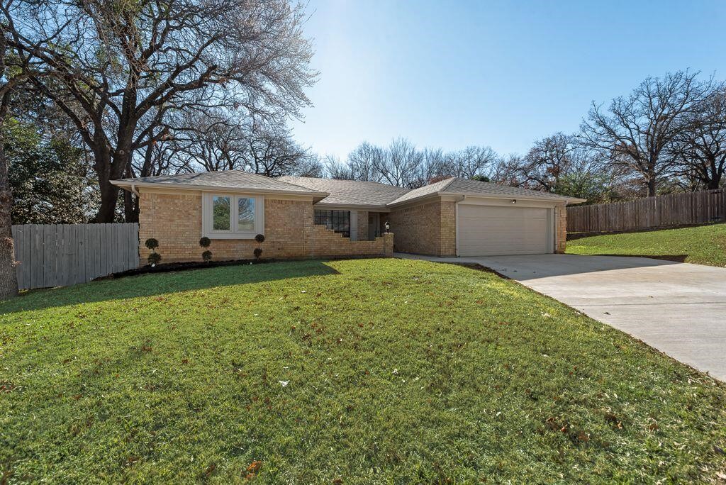 903 Elmwood Court Euless TX 76039
