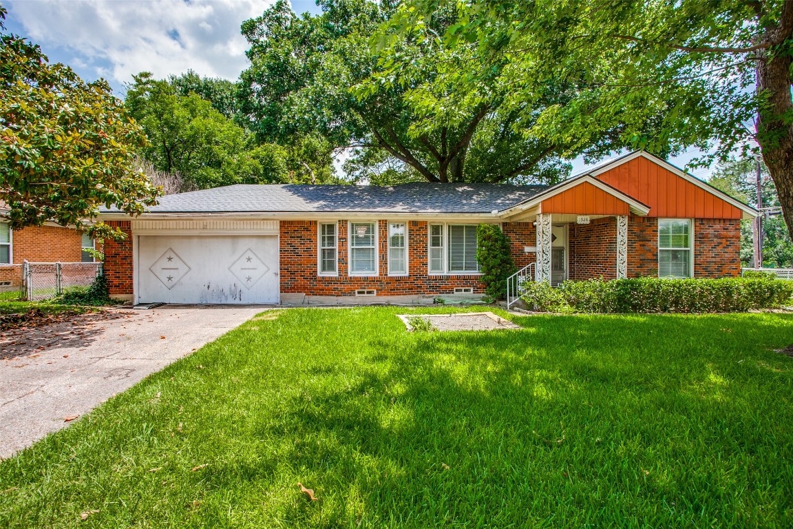 1928 Hilltop Drive Garland TX 75042