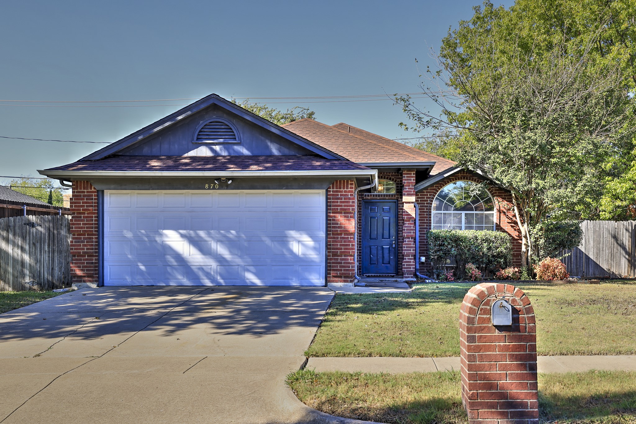 870 Valleybrooke Drive Arlington TX 76001