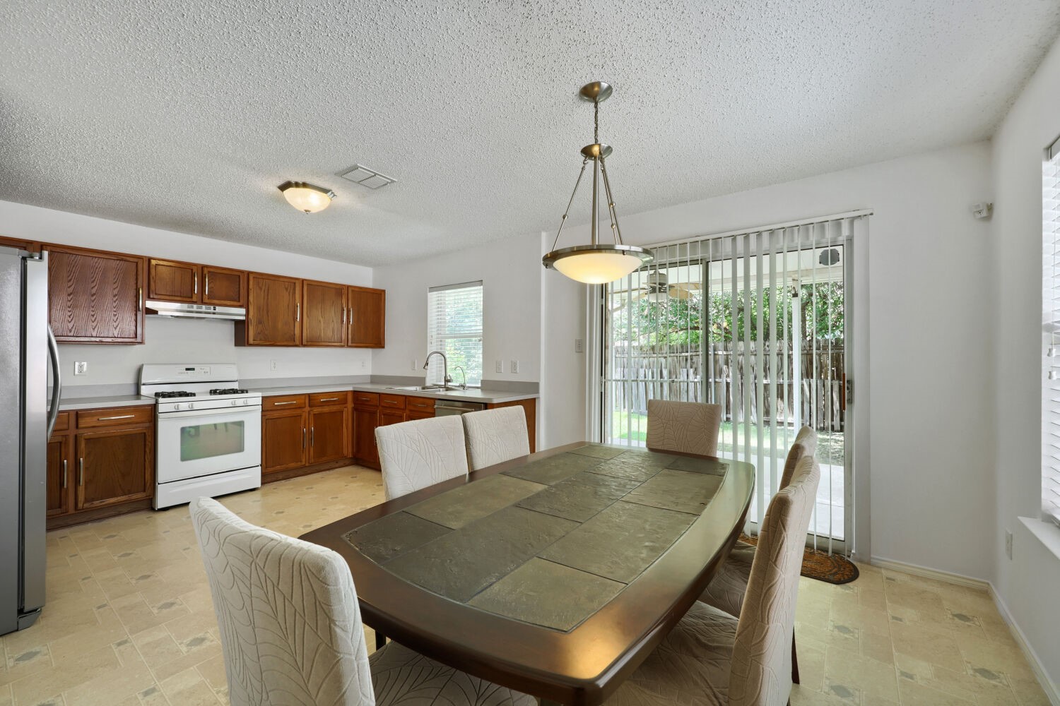 903 Hems Lane Arlington TX 76001
