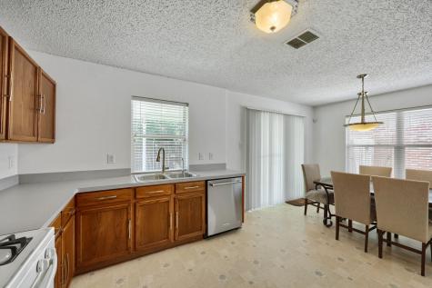 903 Hems Lane Arlington TX 76001