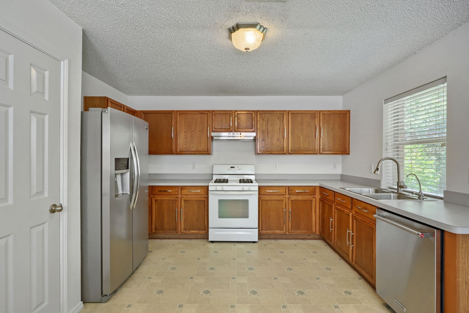 903 Hems Lane Arlington TX 76001