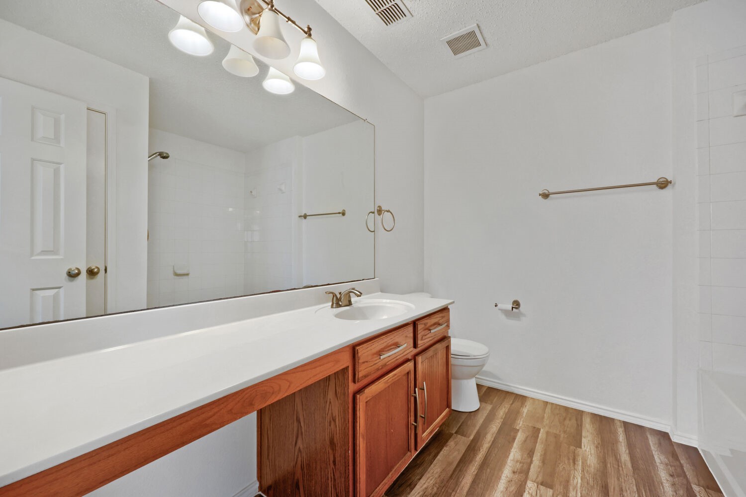 903 Hems Lane Arlington TX 76001