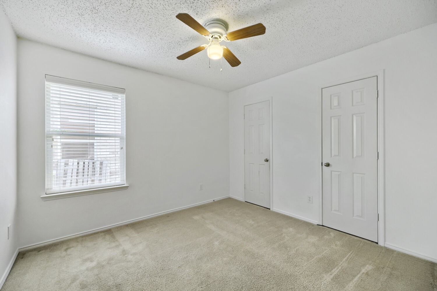 903 Hems Lane Arlington TX 76001