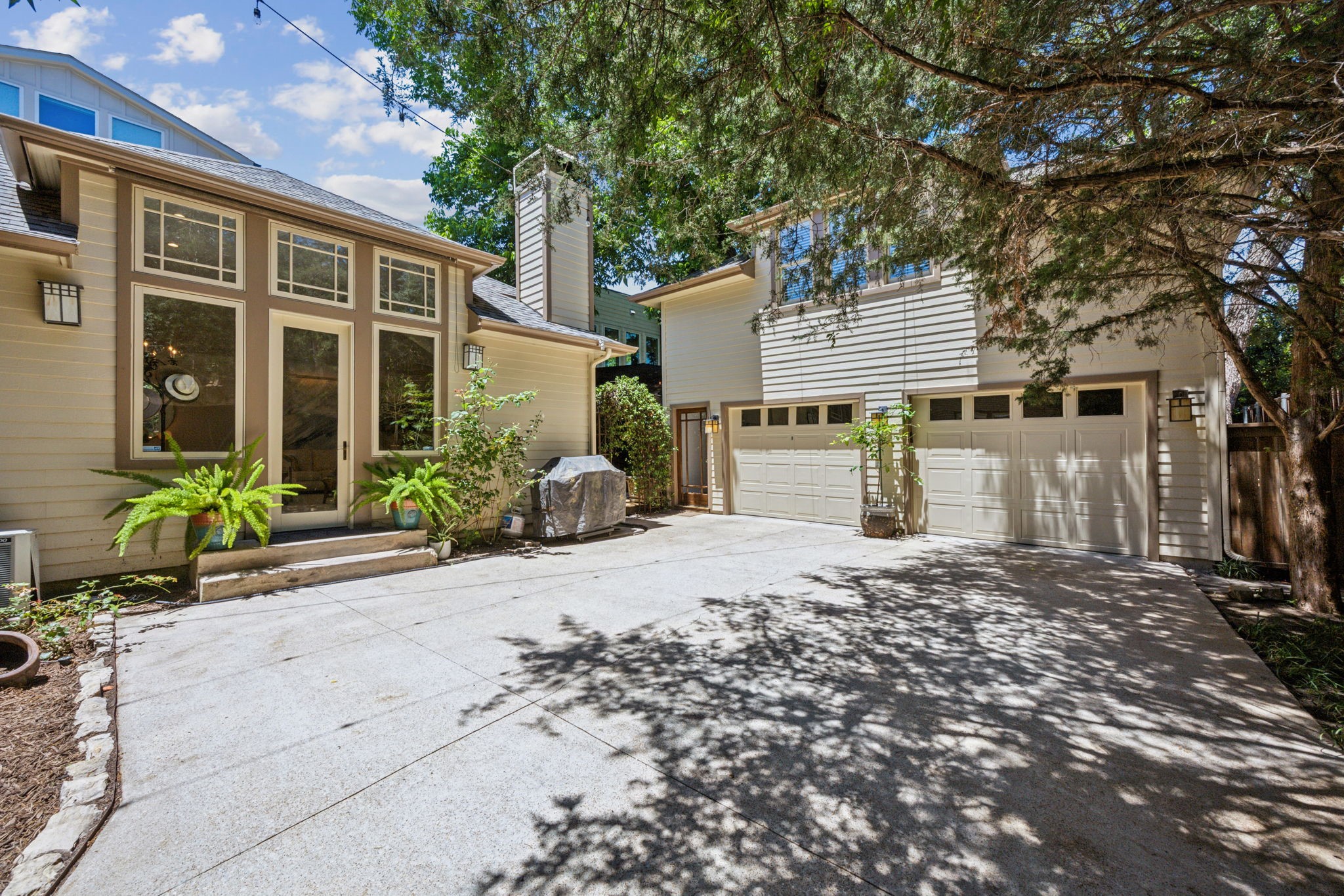 6329 Richmond Avenue Dallas TX 75214