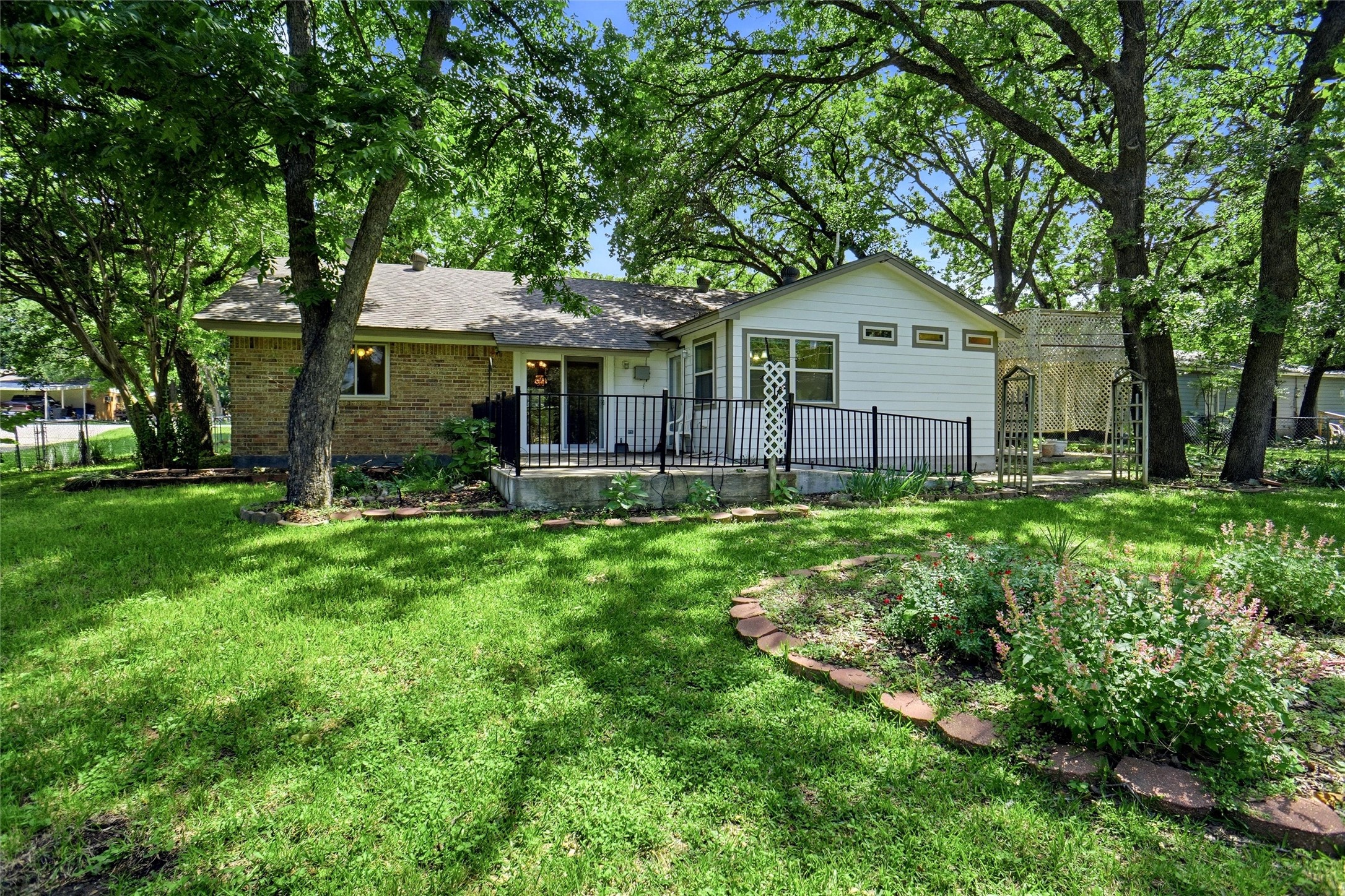 1017 Jarvis Lane Azle TX 76020