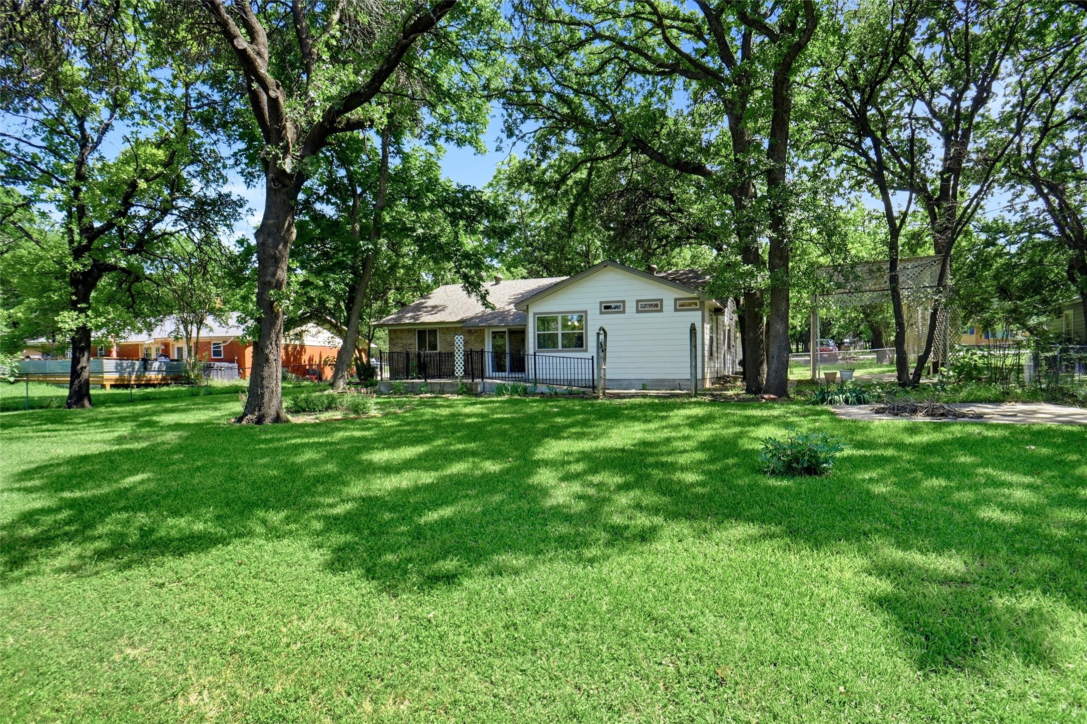 1017 Jarvis Lane Azle TX 76020