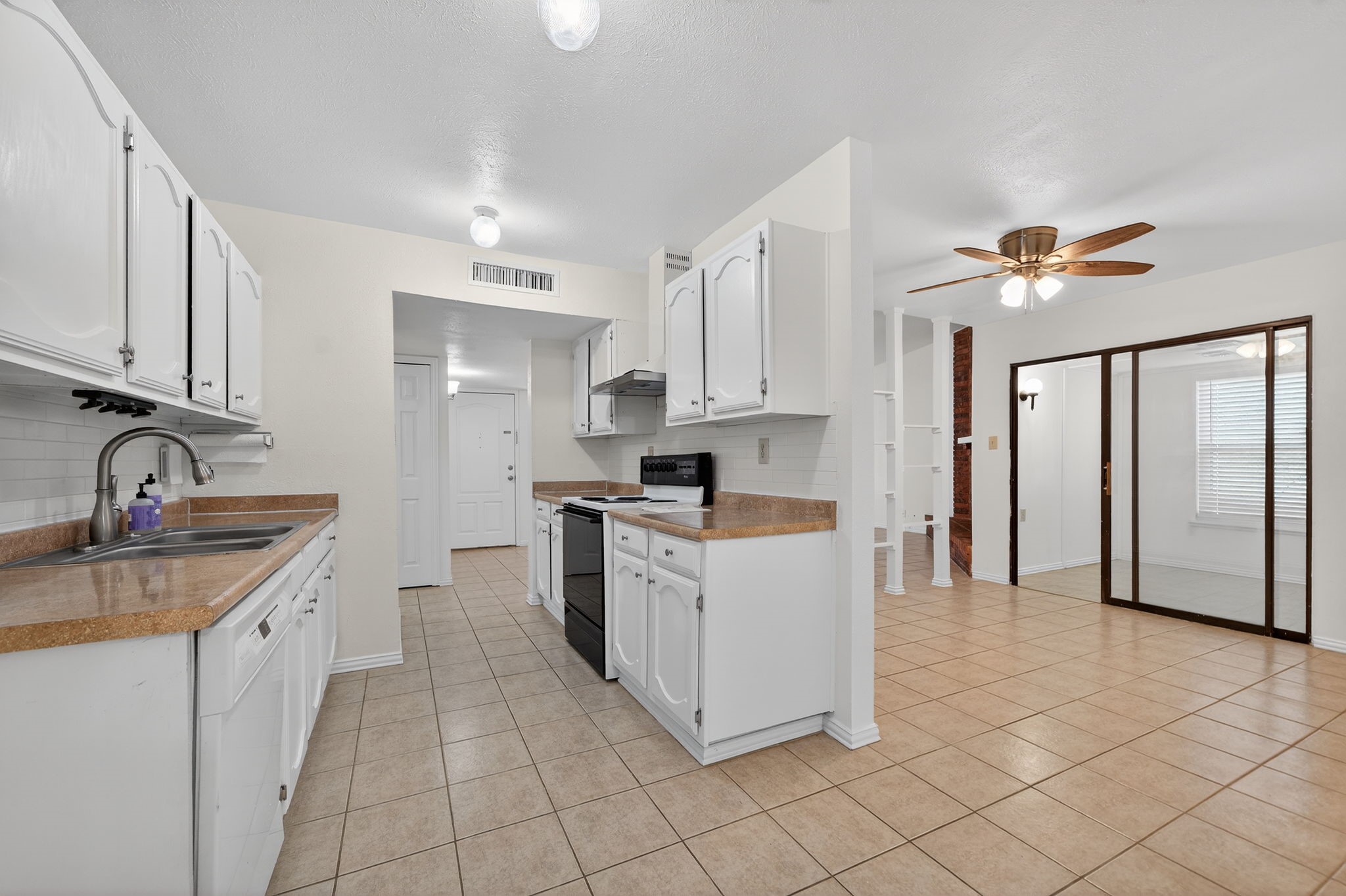 1918 Lamont Drive Garland TX 75040