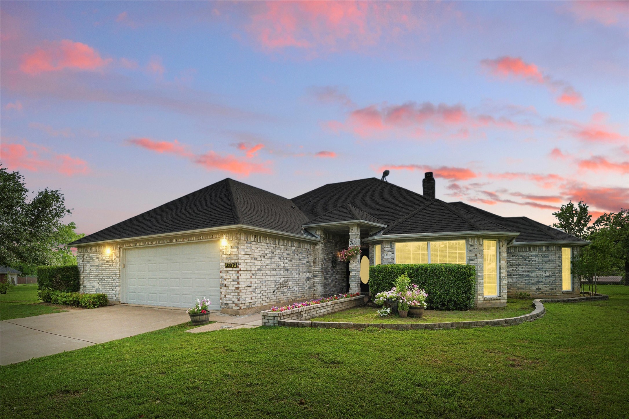 207 Willow Creek Court Mansfield TX 76063